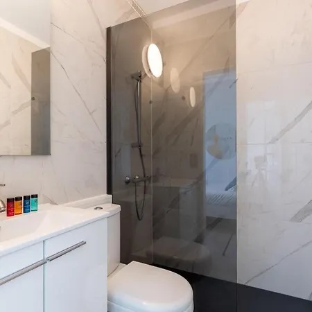 New Studio 2 Minutes Walking From The Apartment